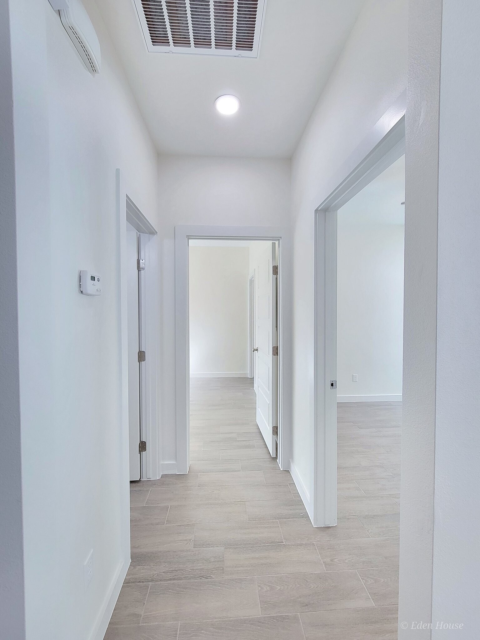 Building Photo - 1404 W Platinum Dr