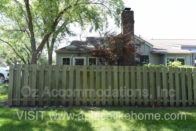 Building Photo - 4300 W 111th Terrace