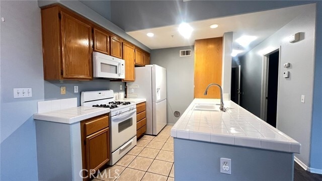 Building Photo - 25585 Prospect Ave