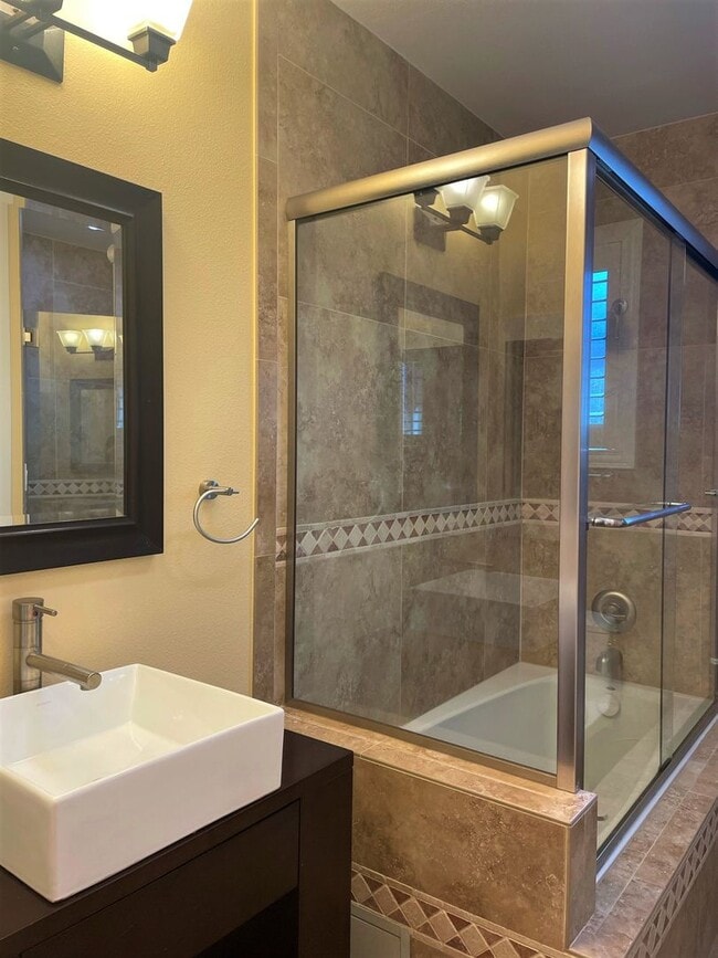 Building Photo - Serene, Executive 5 Bedroom 3 Bath Home with Private Front yard and Backyard - Palo Alto