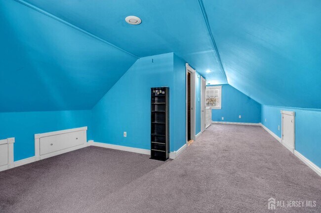 Building Photo - 253 Fairmount Ave