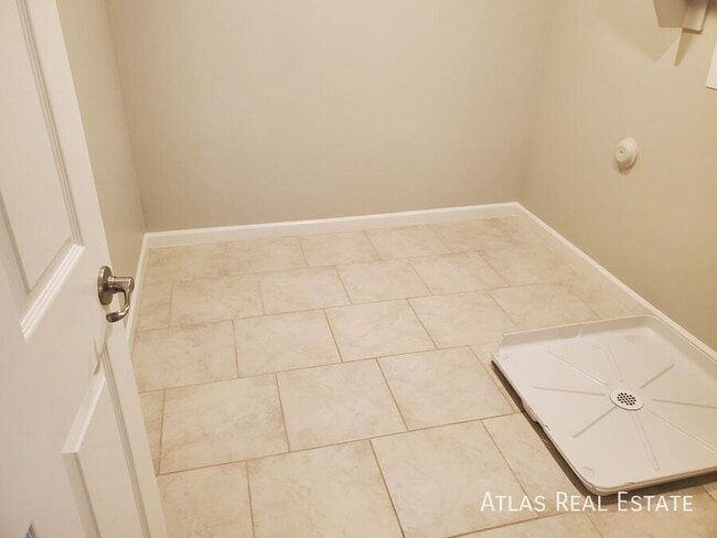 Building Photo - 12102 E Metz Dr