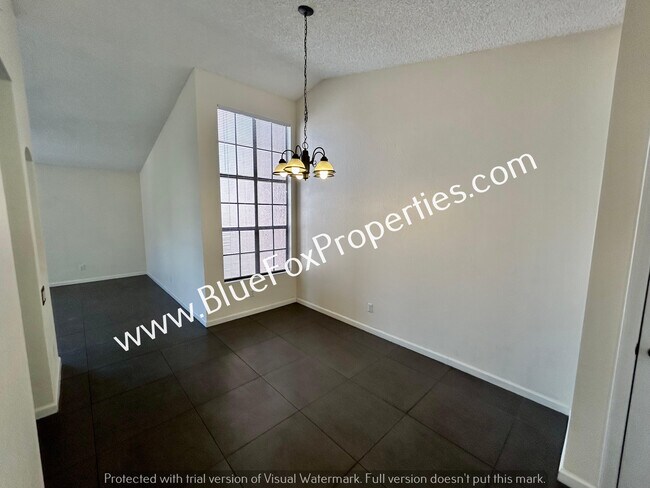 Building Photo - 6490 N Tierra De Las Catalinas