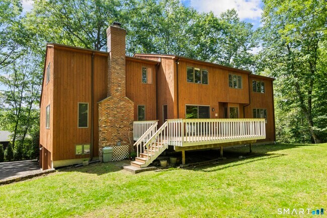 Building Photo - 732 Den Rd