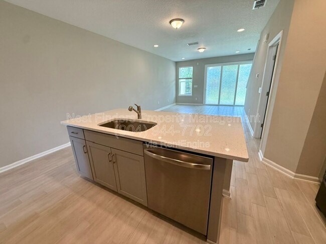 Building Photo - 427 Brandon Lks Dr