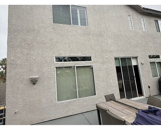Building Photo - 3874 Rugen Ave