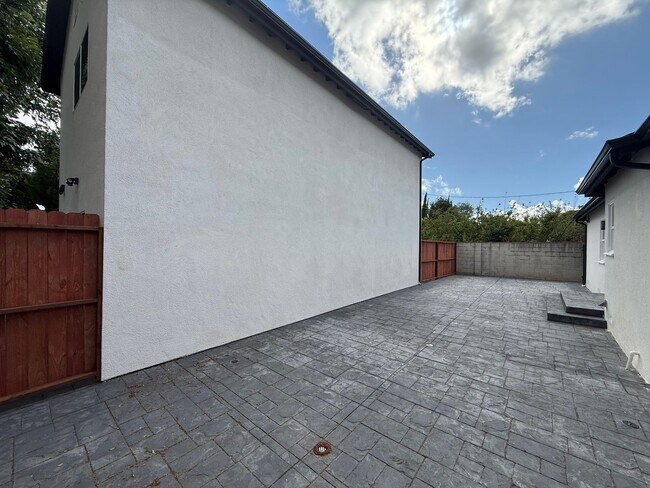 Building Photo - Bassest Properties