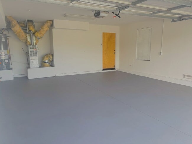 Building Photo - Lovely Updated Condo
