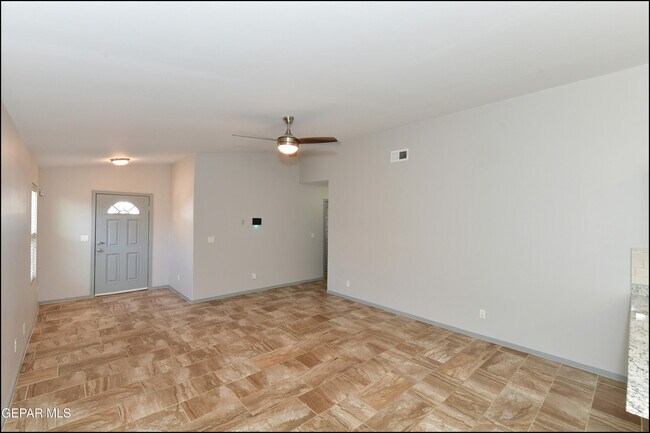 Building Photo - 13744 Flora Vista Ave