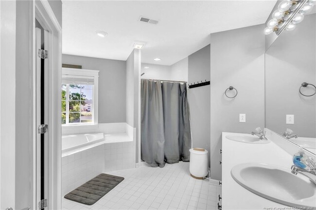 Building Photo - 6545 Ryefield Dr