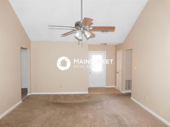 Building Photo - 3 Bedroom Pet-Friendly Home in Memphis, TN with Main Street Renewal