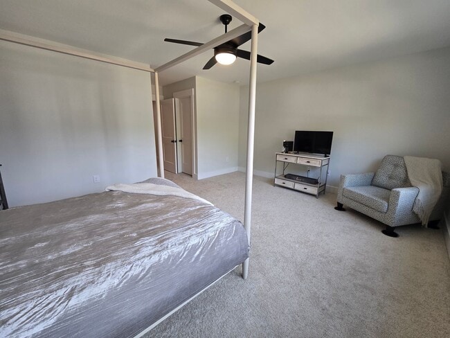 Building Photo - Rare Townhome Opportunity Near Hester Pond – Beautifully Upgraded Laurel Hills Retreat