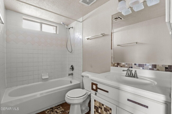 Building Photo - 11815 Stone Castle Dr