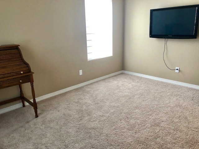 Building Photo - Beautiful Bedroom in Forest Meadows!
