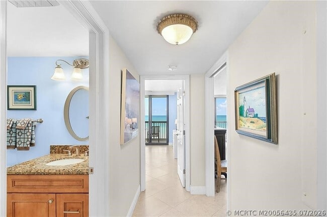 Building Photo - 9550 S Ocean Dr