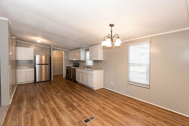 Building Photo - 108 Sherwood Ct