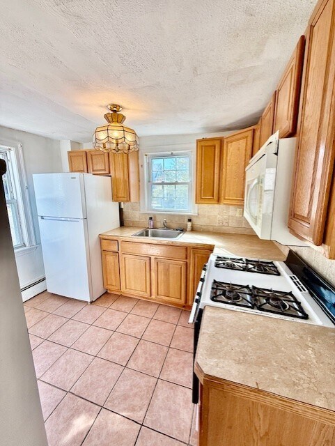 Building Photo - 14 Amity St