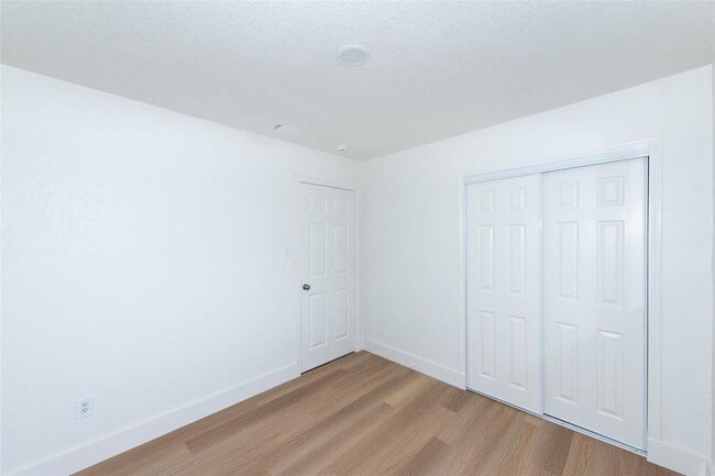 Building Photo - 2704 Catalina Dr