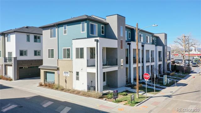 Building Photo - 4120 E Warren Ave