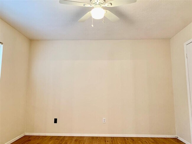 Building Photo - 22 N Wavy Oak Cir