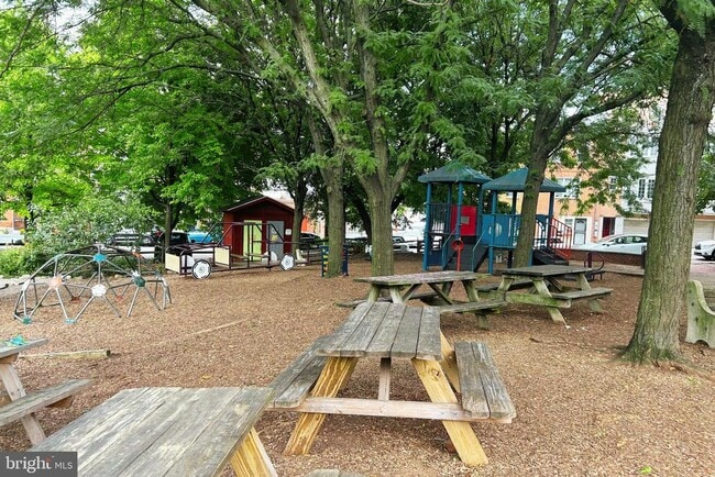 Building Photo - 1001 N 3rd St