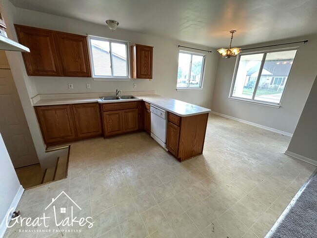 Building Photo - Lovely 3 Bedroom 1 Bathroom now available for rent!