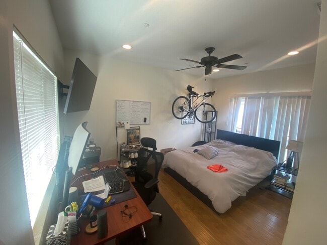 Building Photo - 1959 20th St