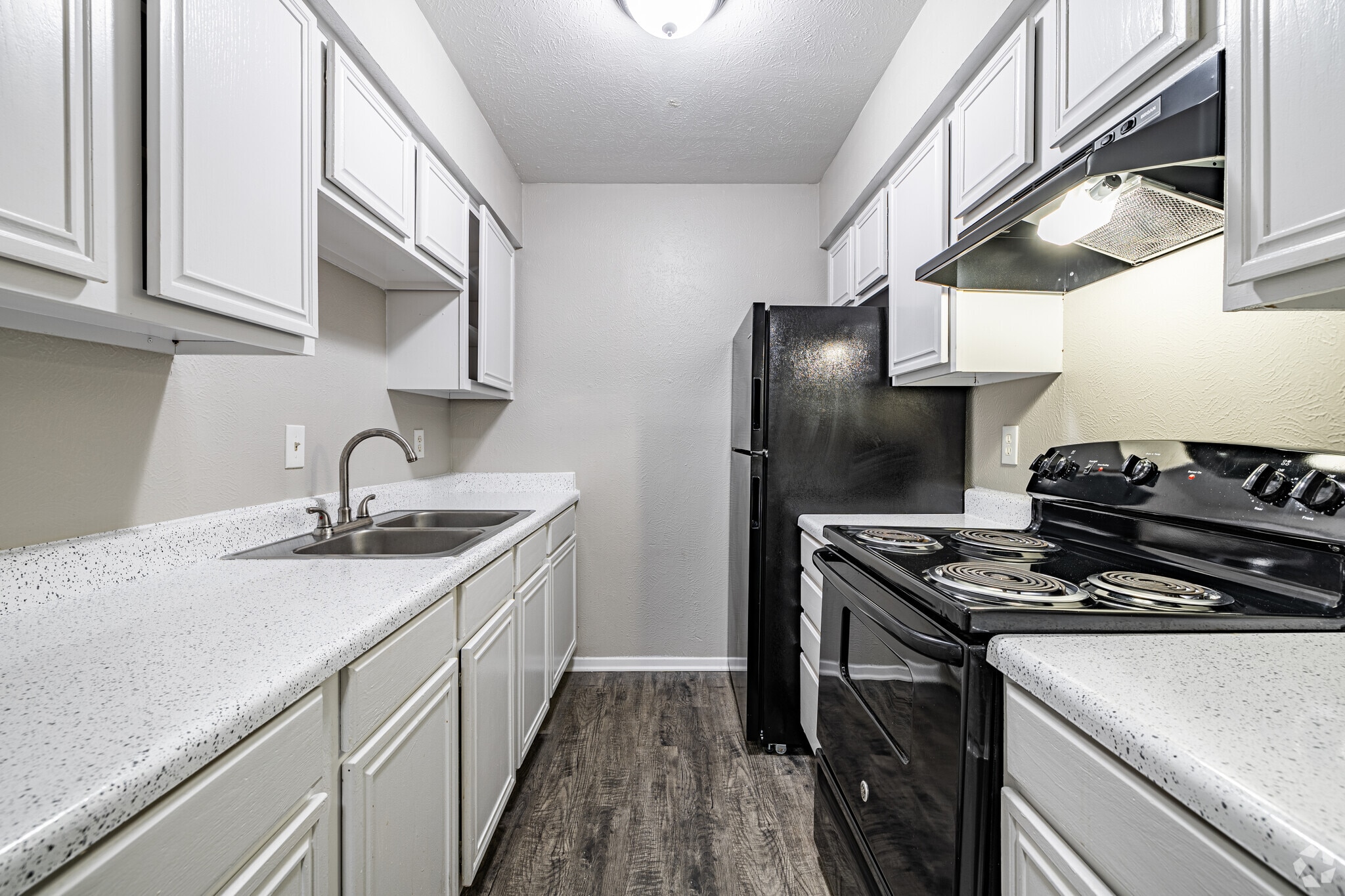 A1 - 1BR, 1BA - 717SF - Kitchen - The Brookmoore