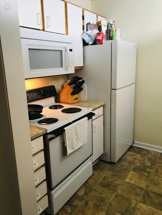 Building Photo - 102 Calhoun St