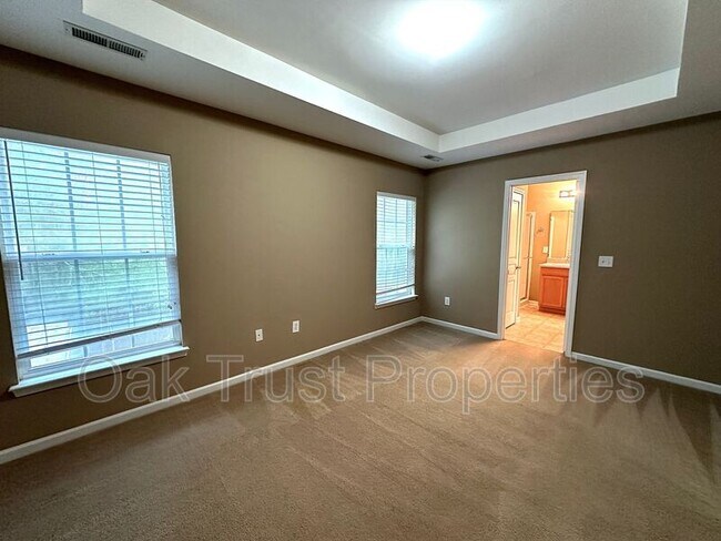 Building Photo - 5150 Trump St