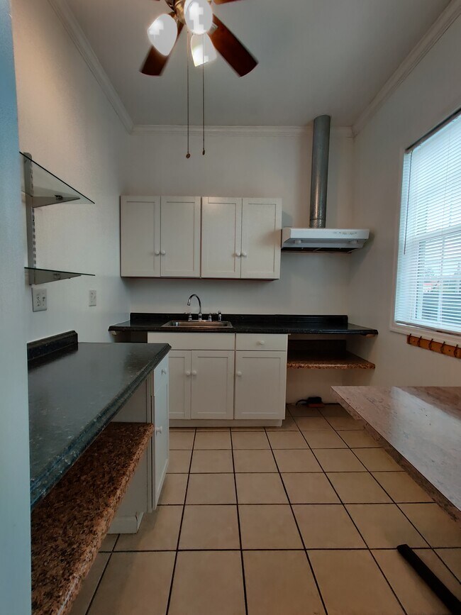 Building Photo - 1712 Jenkins St