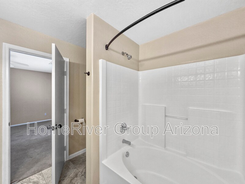 Building Photo - 29197 N Yellow Bee Dr
