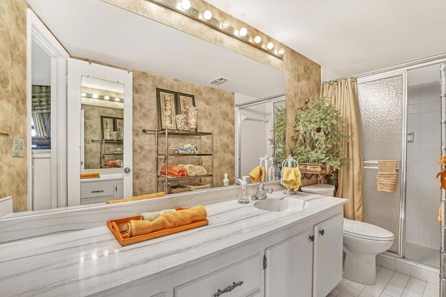 Building Photo - 2800 N Ocean Dr