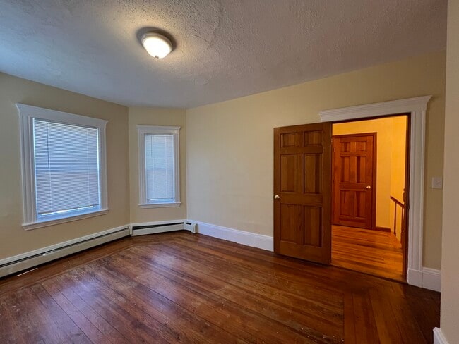 Building Photo - 225 Holland St