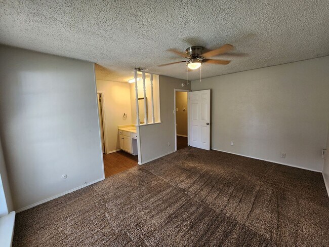 Building Photo - Classic 3 bedroom in Haltom City