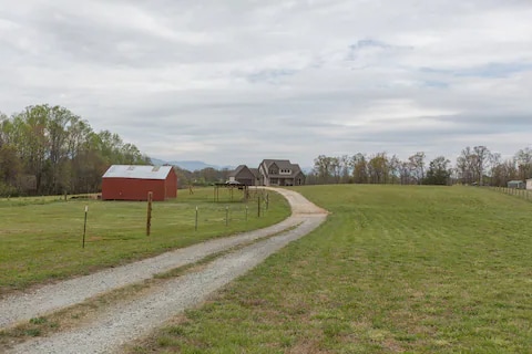 Building Photo - 1180 Mt Lebanon Rd