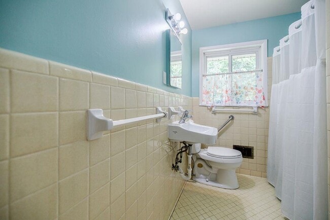 Building Photo - 119 Driftwood Pl