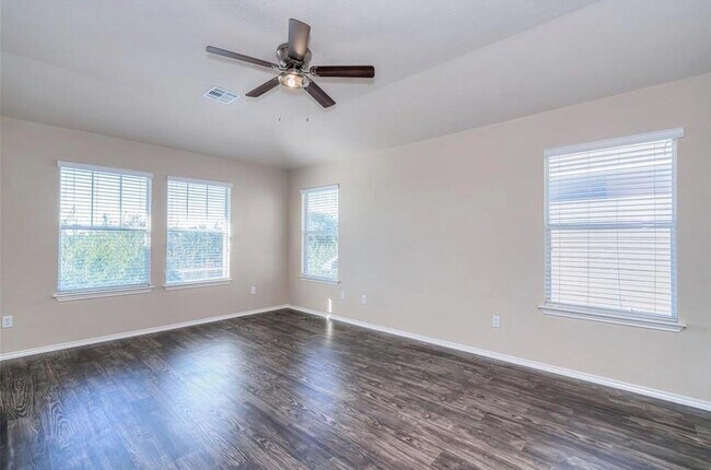 Building Photo - 106 Mertz Ln