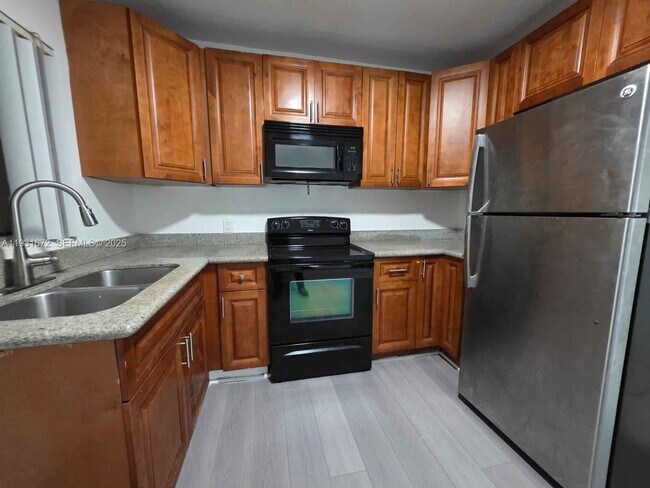 Building Photo - 1267 NE 117th St