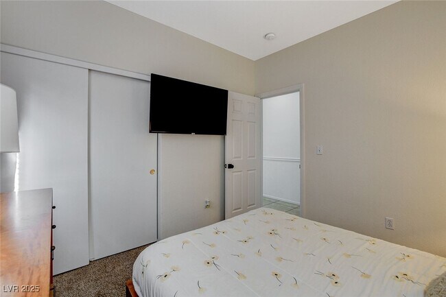 Building Photo - 10988 Salernes St