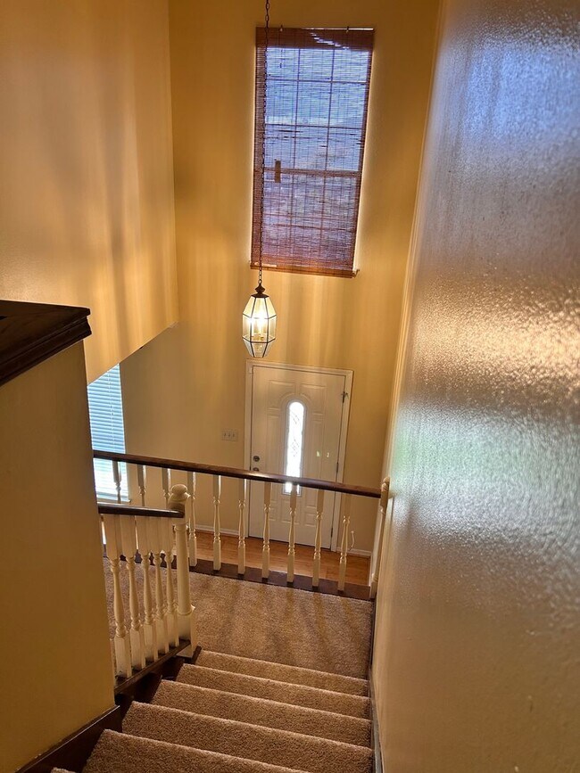 Building Photo - W/S/T included! Dbl garage! 2BR/2.5BA with...