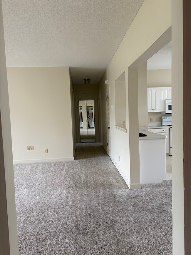Building Photo - 200 Willow Green Dr