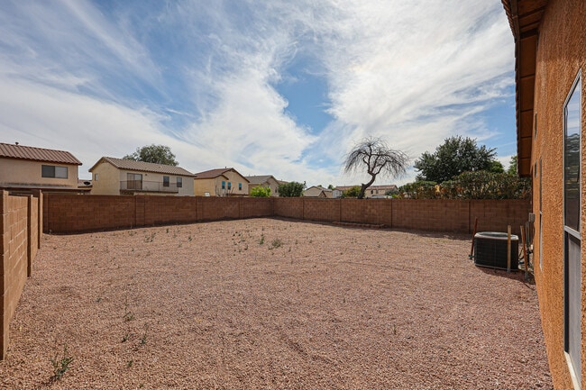 Building Photo - 12447 W El Nido Ln