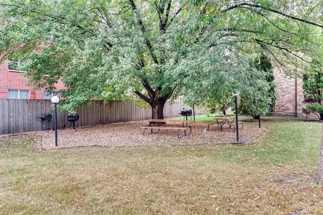 Building Photo - 450 Ford Rd