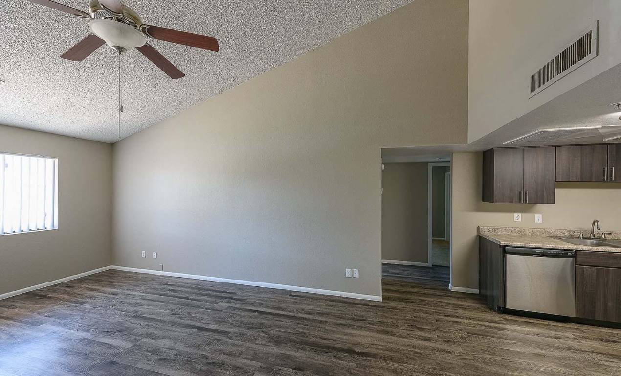Building Photo - The Flats at Peoria