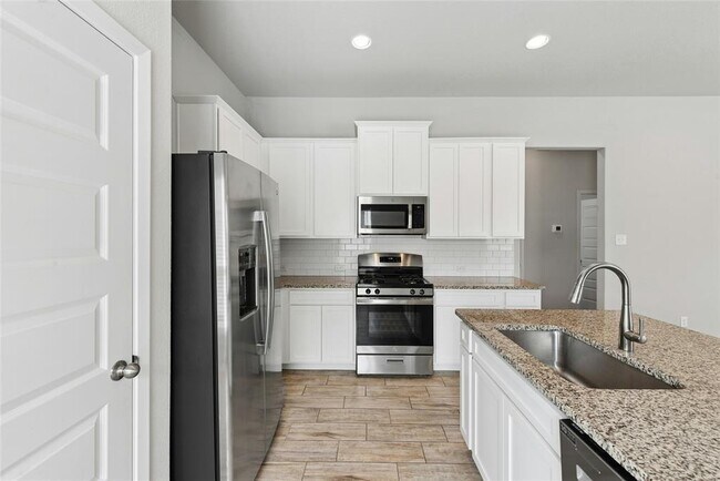 Building Photo - 120 Lyndon Dr