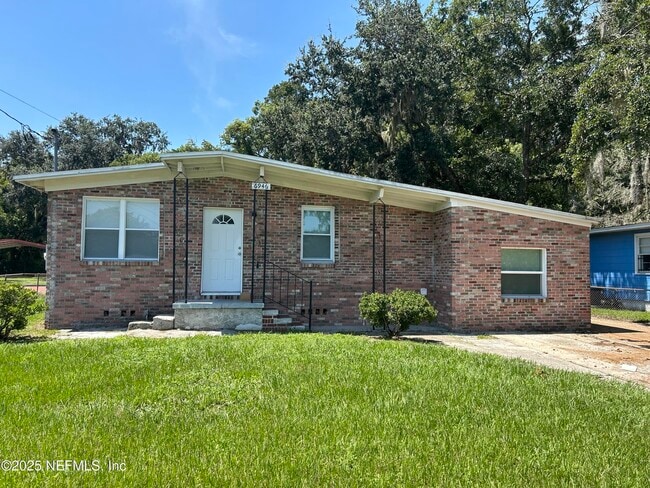 Primary Photo - 6946 W Virginia Ave