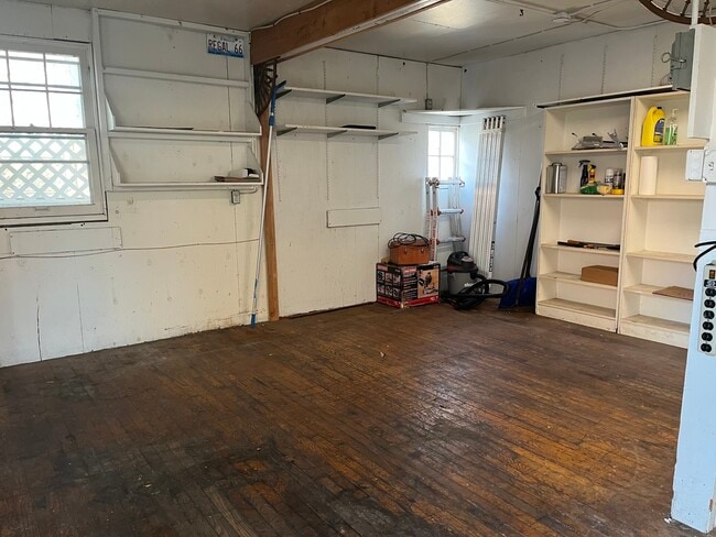 Building Photo - 112 Chicago Rd