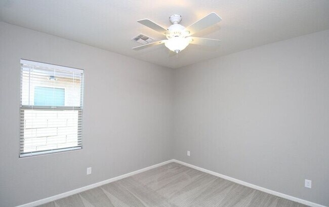 Building Photo - Stunning 3-bedroom, 3-bathroom home located in the heart of Peoria, AZ.