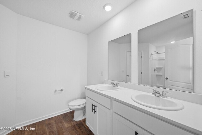 Building Photo - 67 Rose Dr